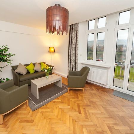 Ferienwohnungen Villa Mosella 베른카슈텔쿠에스 외부 사진