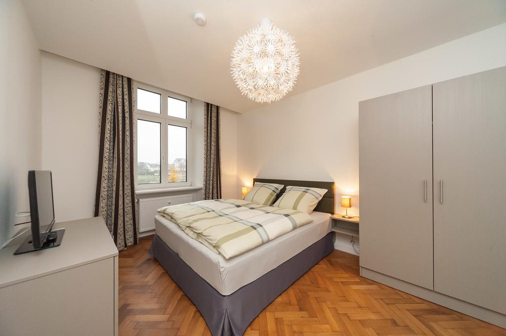 Ferienwohnungen Villa Mosella 베른카슈텔쿠에스 객실 사진